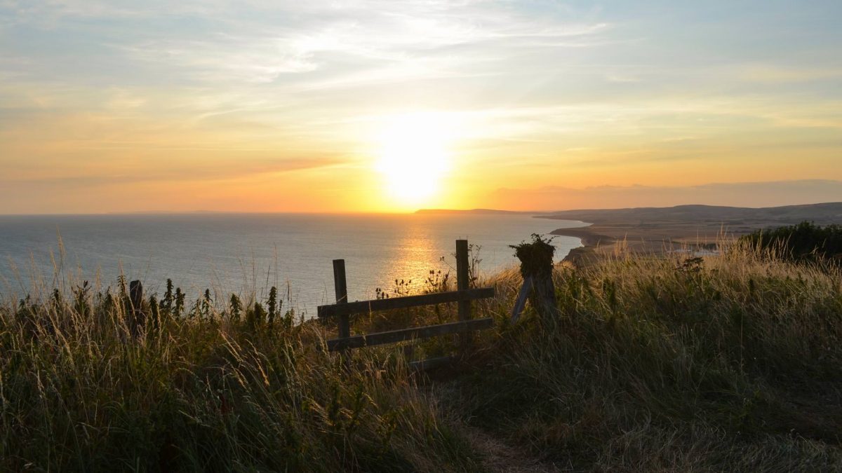 gore-cliff-sunset